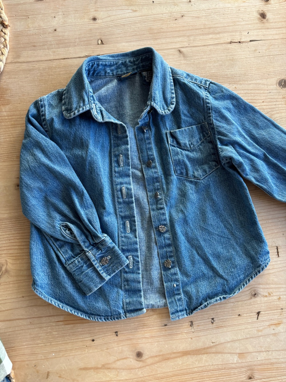 3/4t Vintage Gap Denim Jacket with Floral Buttons